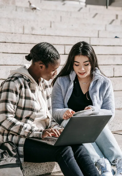 A CRPM leasing specialist helping a student secure an apartment