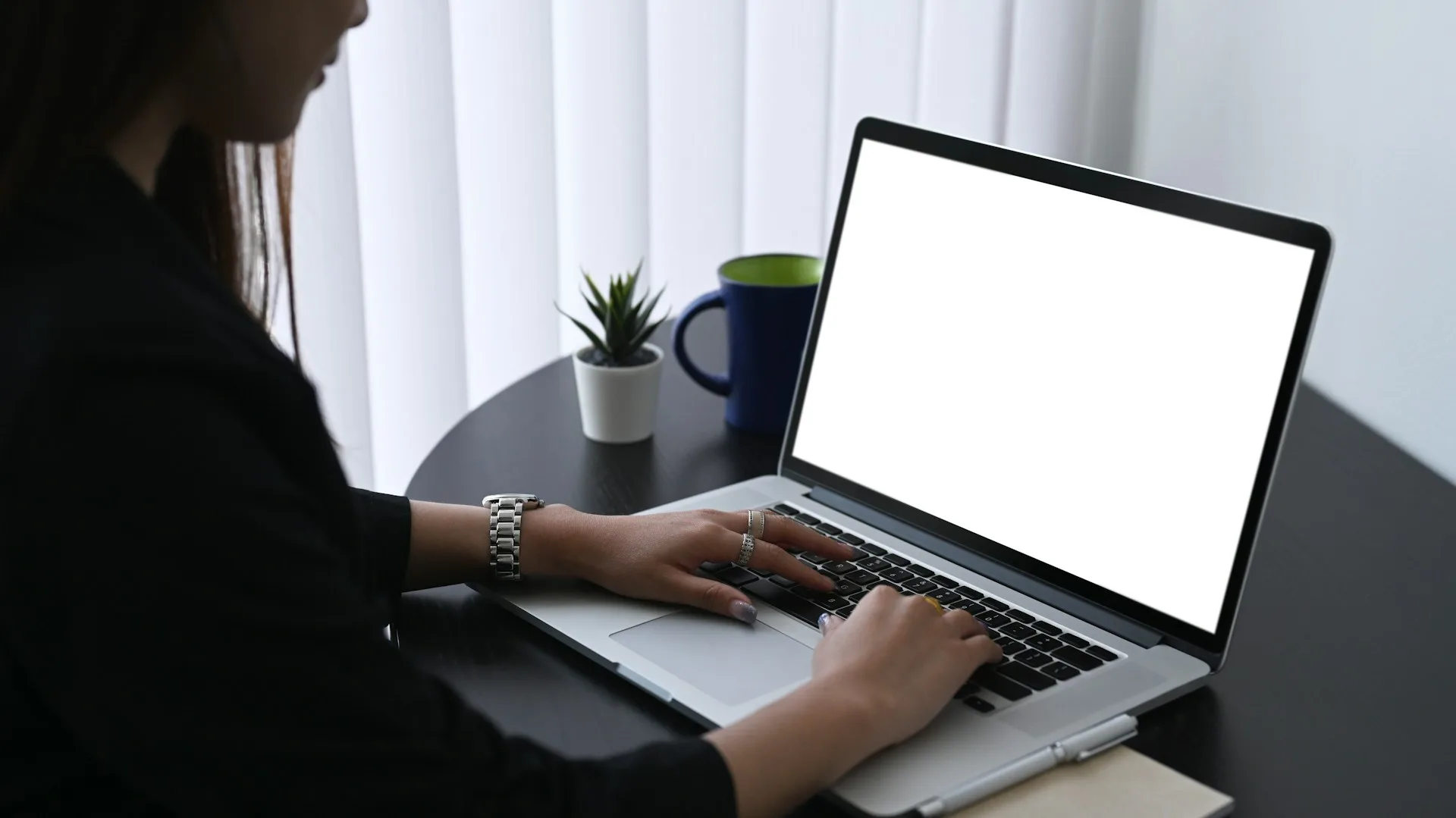 How HOA Boards Can Stay on Track During Holiday Transitions